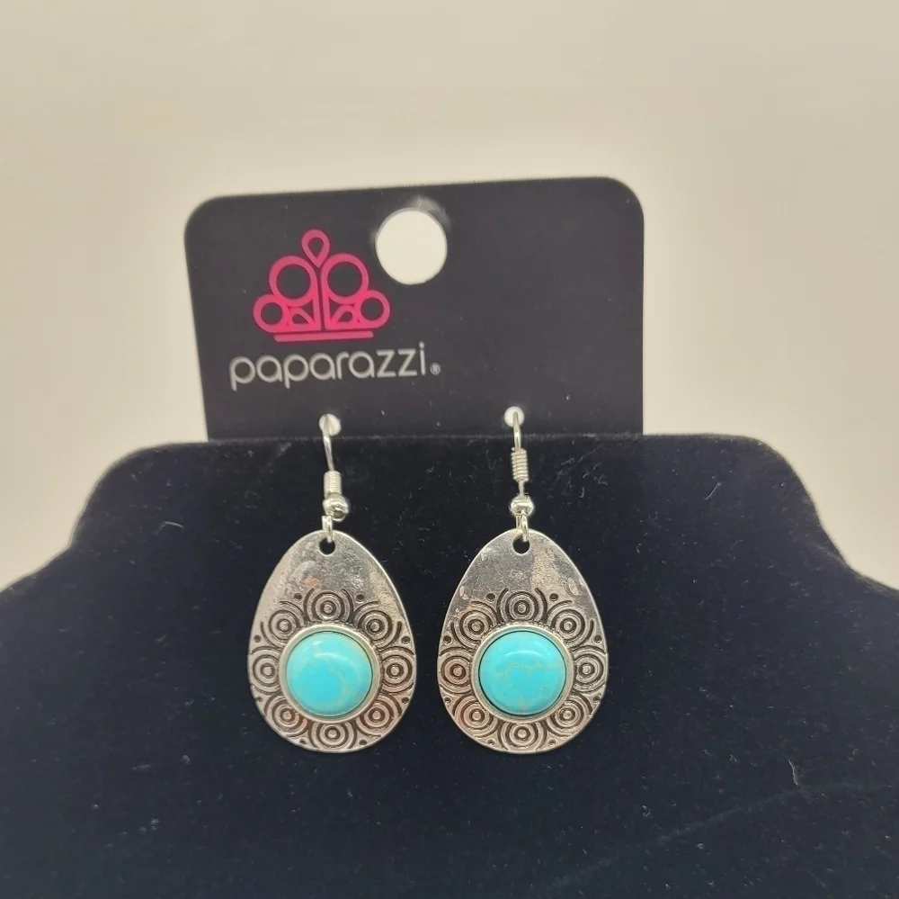 Paparazzi Jewelry Collection (Turquoise) Bracelet and Earrings​​​